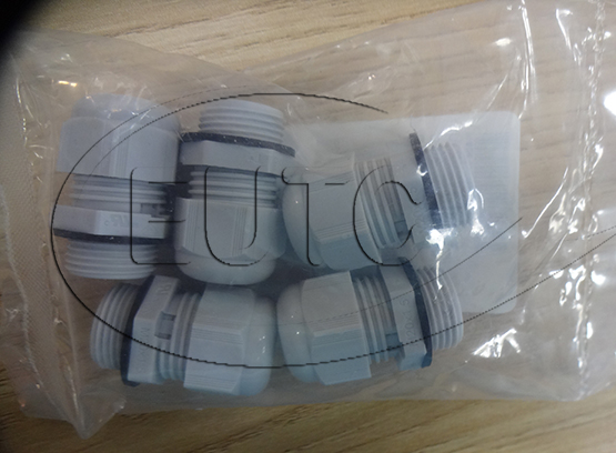 Cable gland G-INVEN-M20-M67N-PNES-LG màu xám