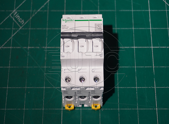 MCB SCHNEIDER A9K24363 3P-63A
