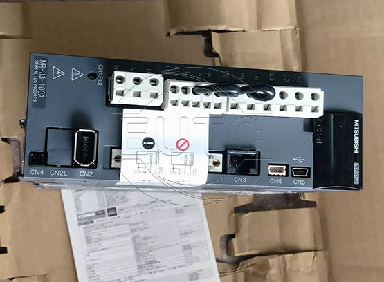 Bộ điều khiển Servo