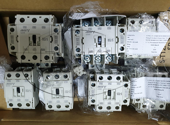 Contactor MITSUBISHI S-T35 220VAC